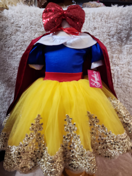 Princess Inspired Dress CON CAPA Y DIADEMA INCLUIDO SET